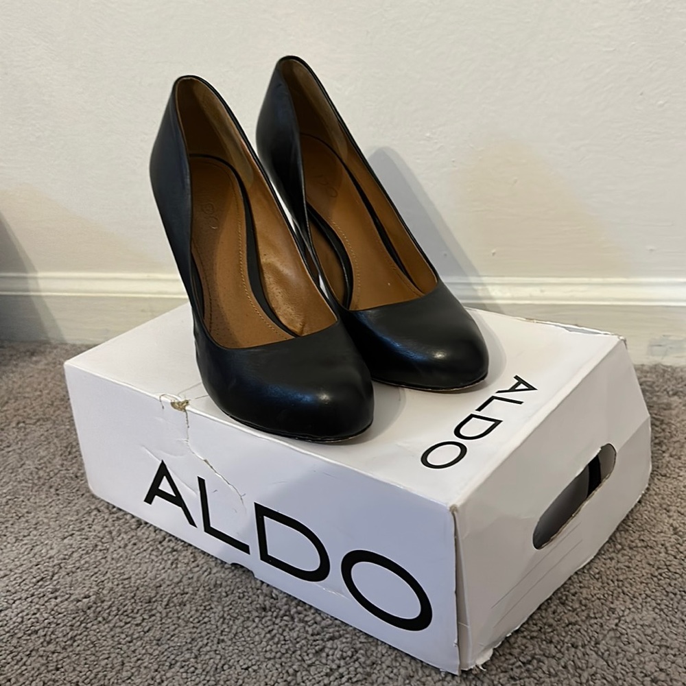 ALDO • black round toe pumps